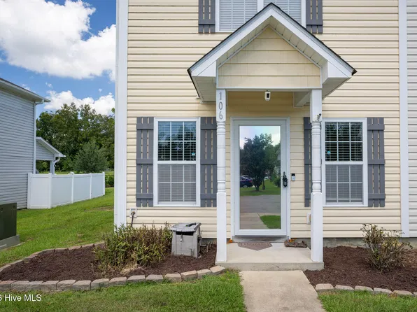 106 Parrot Landing Drive, Hubert, NC 28539