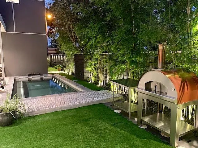617 SW 10th St — Photo 2