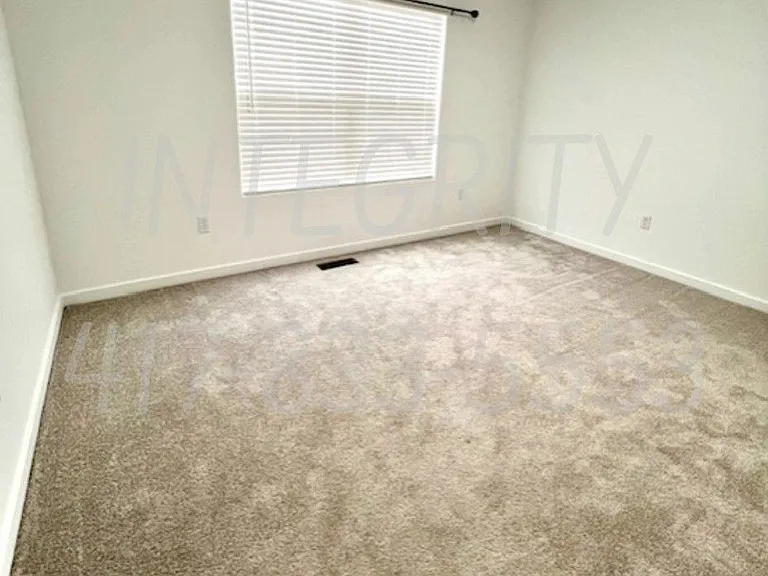 800 Hoffman Hills Blvd — Photo 16