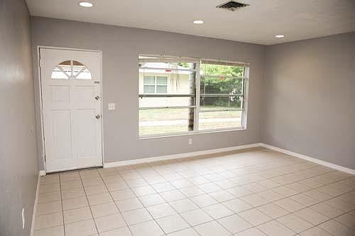 LIVING ROOM/ENTRANCE