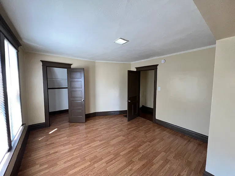 12015 S Stewart Ave — Photo 22