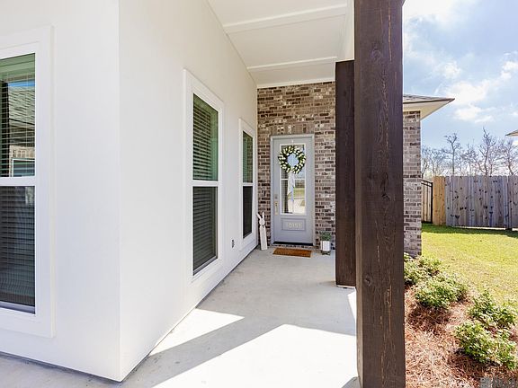 3rd image of 10151 Oak Colony Dr