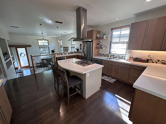 5th image of 337 B St