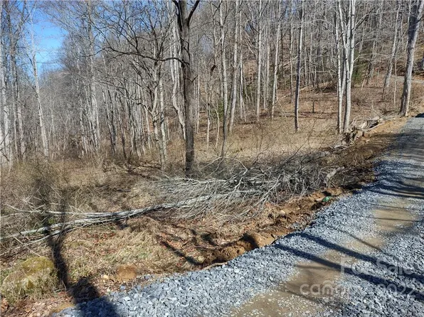 35 Wakulla Way, Waynesville, NC 28785