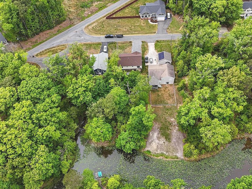 1st image of 32 Placid Rd
