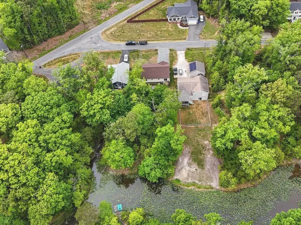 32 Placid Rd, Colonial Beach, VA 22443