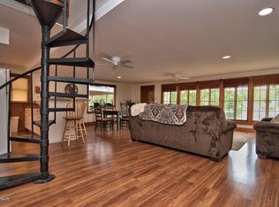 111 Cardinal Ln, Lake Ariel, PA 18436