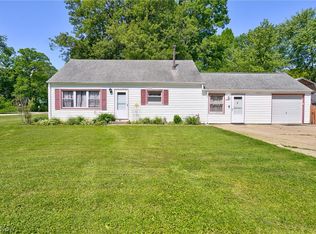 9998 Fremont Dr, Columbia Station, OH 44028