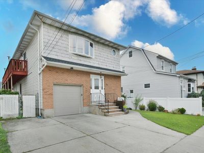 23 Monroe Street, Franklin Square, NY, 11010