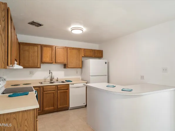 621 E PAPAGO Drive, Tempe, AZ 85288