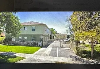 622 E Windsor Rd #17 — Photo 1