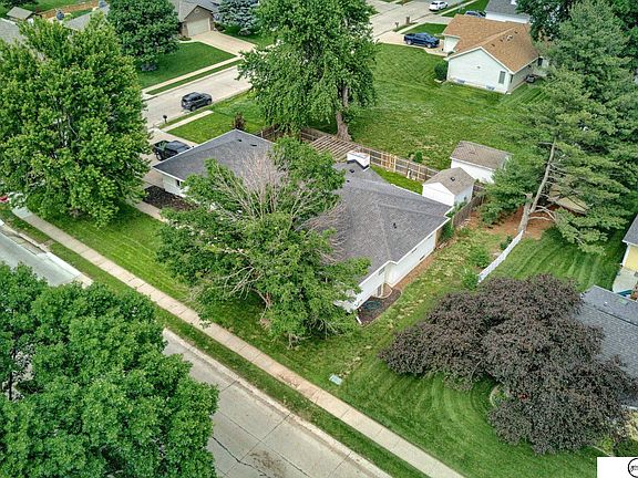5th image of 3913 N 207th St