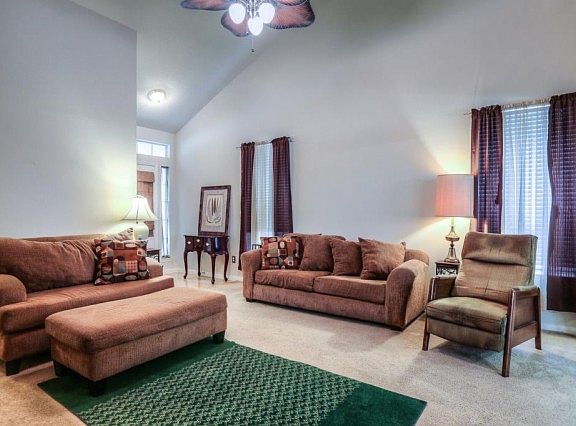 3rd image of 16327 Rockcreek Ln