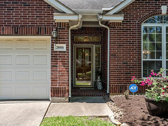 This home boasts pride of ownership that you can see while walking up to the front door!