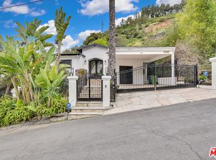 9572 Stuart Ln, Beverly Hills, CA 90210