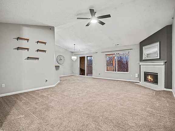 5th image of 1624 Ashley Ct APT 303