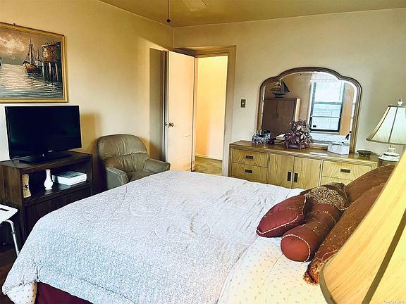 4th image of 83-55 Woodhaven Blvd #1E