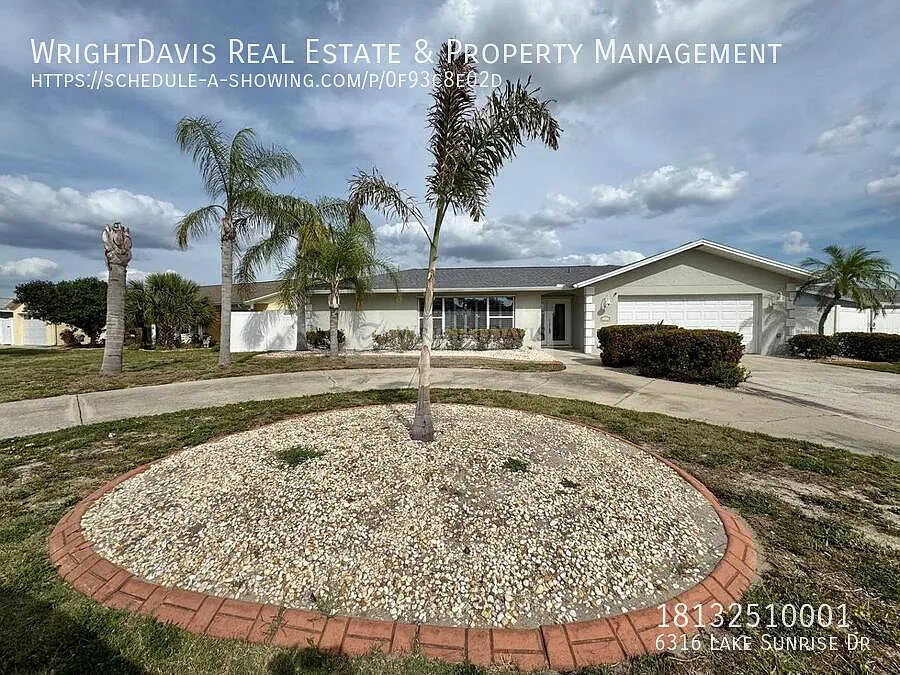 Waterfront 4/2 Apollo Beach home with Pool — Photo 3