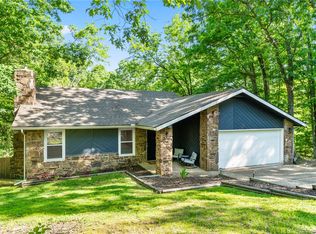2 Perry Ln, Bella Vista, AR 72715