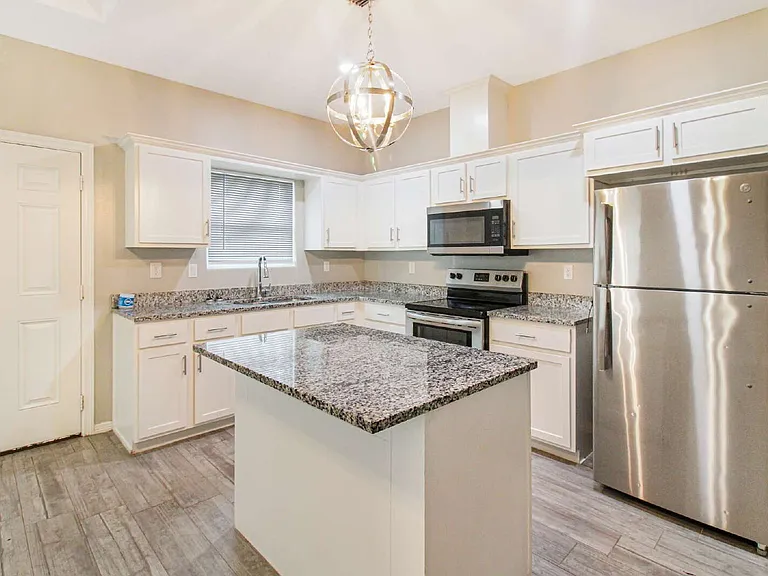 1809 Stauffer St #4 — Photo 3