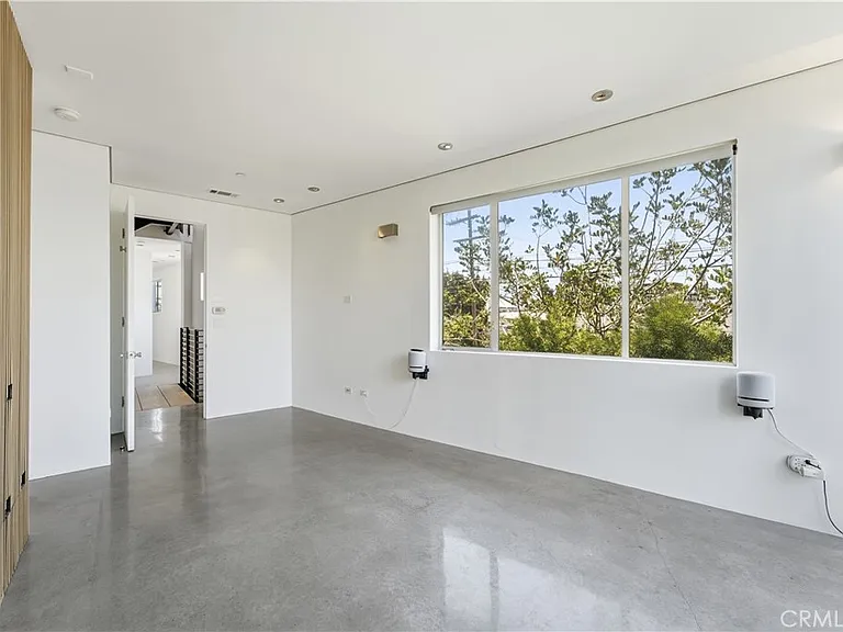 404 Grand Blvd — Photo 23
