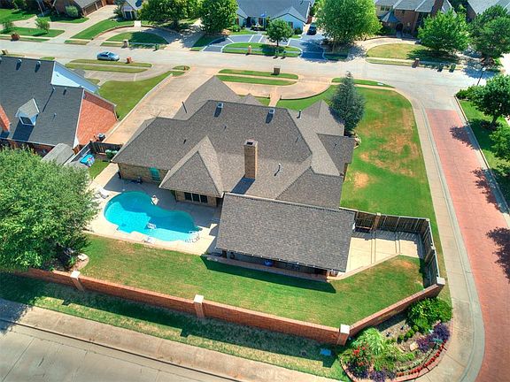 3rd image of 1429 Spring Creek Dr
