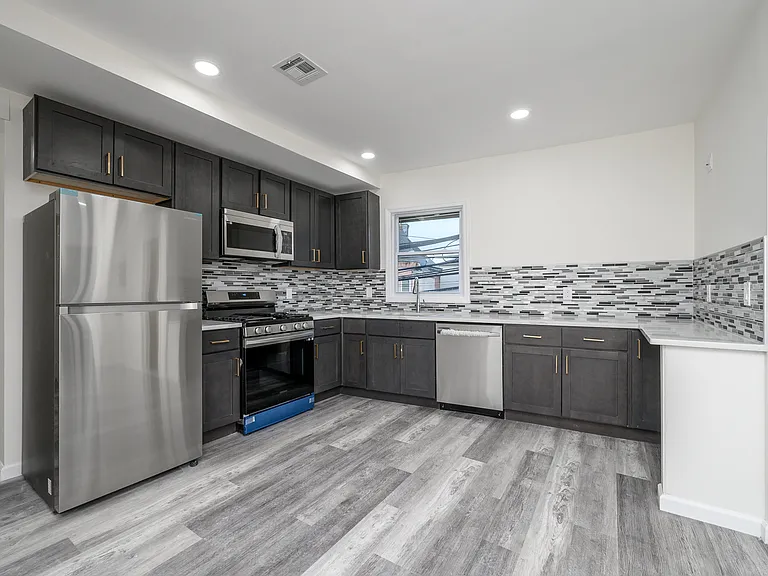 287 Orange St #2 — Photo 2