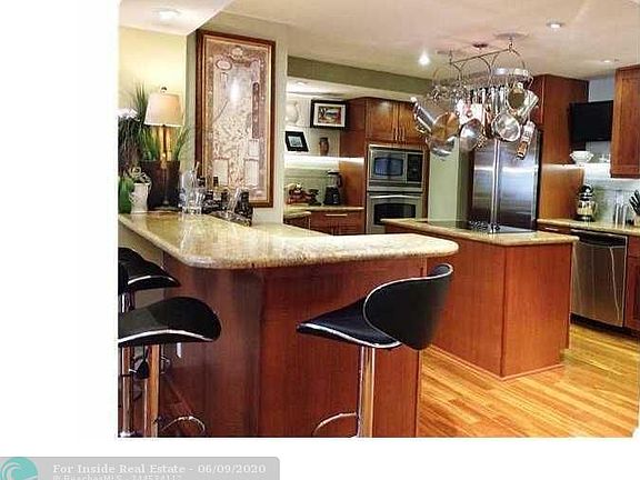 5th image of 2500 Parkview Dr APT 1812
