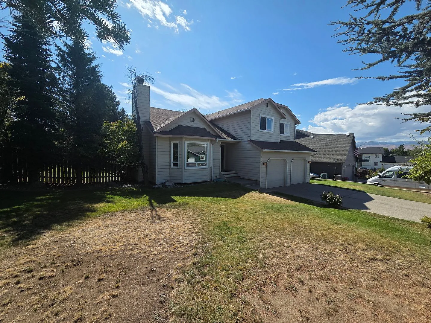 Spacious 3Bedroom 2.5Bath — Photo 2