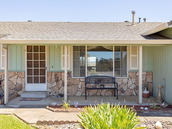 4th image of 22551 River View Dr