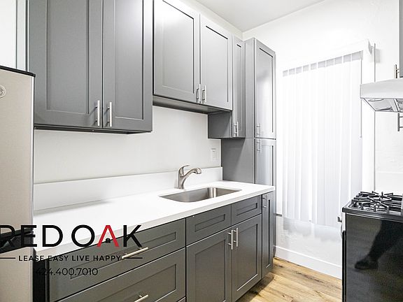 3rd image of 978 S Gramercy Pl #201