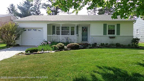 7 Basset Dr Photo 1