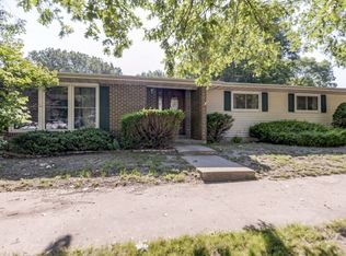 107 S Putnam St, Moweaqua, IL 62550