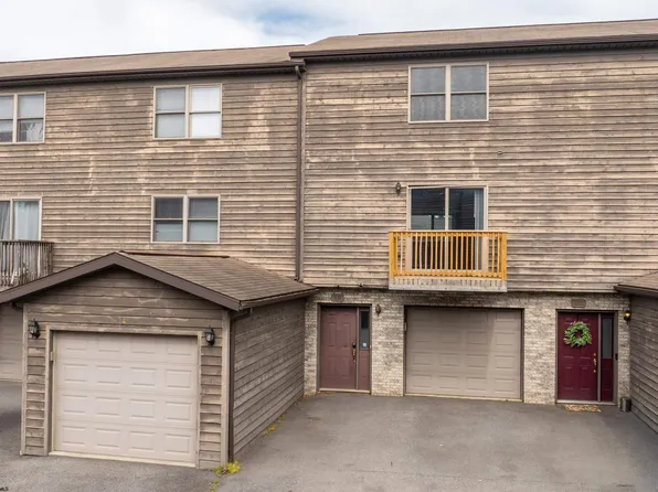 12 Silver Creek Dr, Morgantown, WV 26505