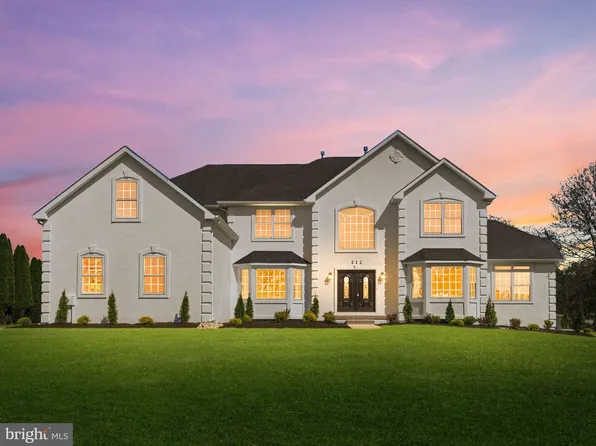 212 Eagle Ct, Woolwich Township, NJ 08085