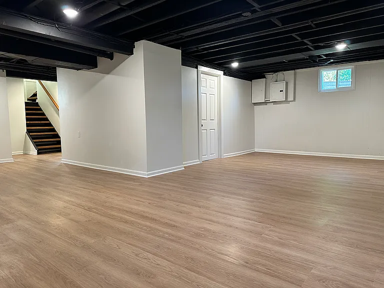 236 N Main St — Photo 27