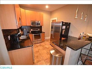 5th image of 321 W Hubbard Ave