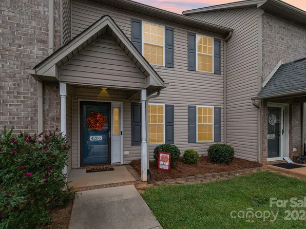 4206 Bentley Dr, Randleman, NC 27317