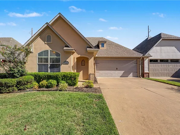 2101 SW Stonegrove Rd, Bentonville, AR 72713