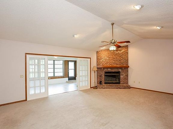 4th image of 3110 Post Oak Ct