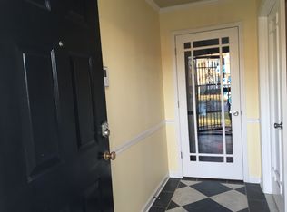 218 Lakeview Dr, Newport News, VA 23602