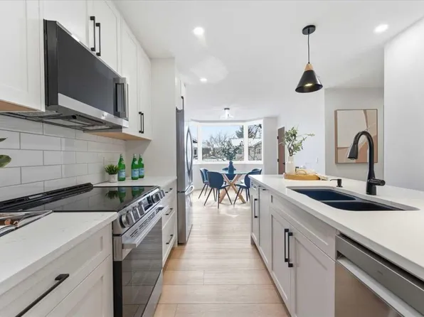 99 E Midpark Gdns SE #28, Calgary, AB T2X 1L5