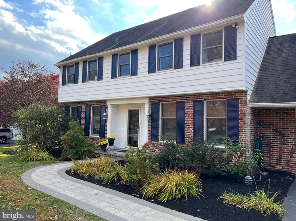 34 Sunnybrook Dr, Doylestown, PA 18901