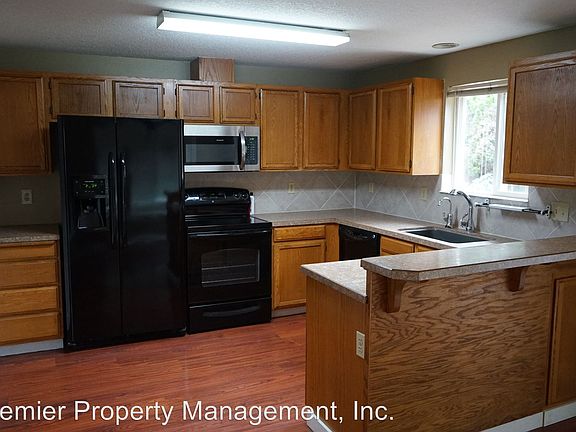 5th image of 1114 NE 142nd Ave
