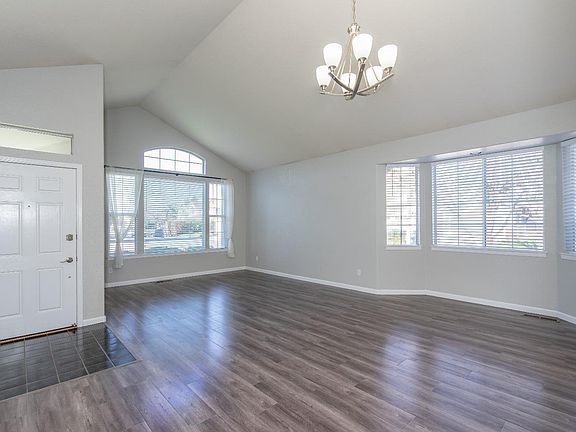 4th image of 405 Trinity Court