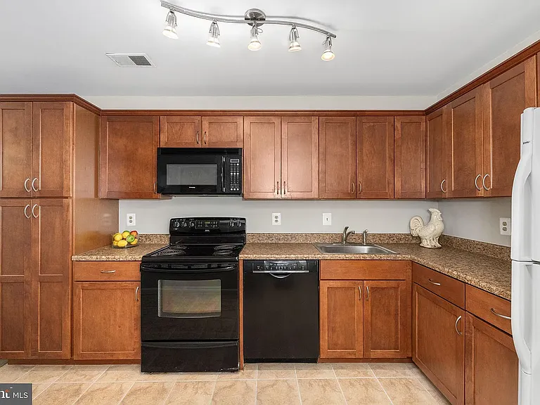 10673 Spring Oak Ct — Photo 9