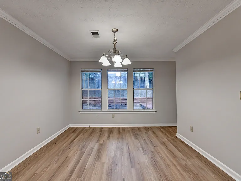 2115 Glynmoore Dr — Photo 37