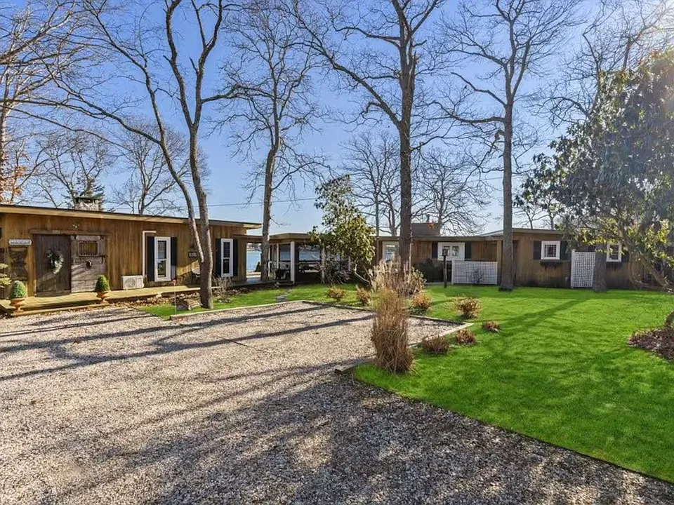 19 Bay Shore Dr