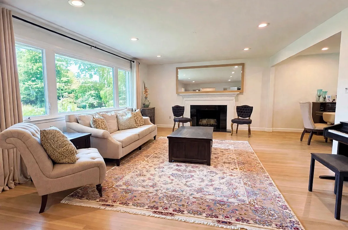 4 bed, 2908 sqft, $5,800 — Photo 1