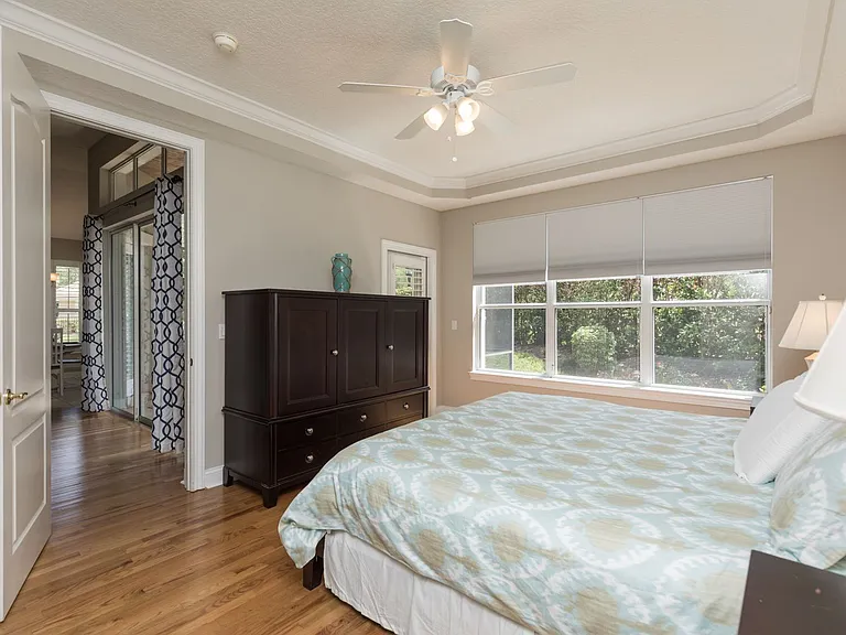212 Island Green Dr — Photo 15